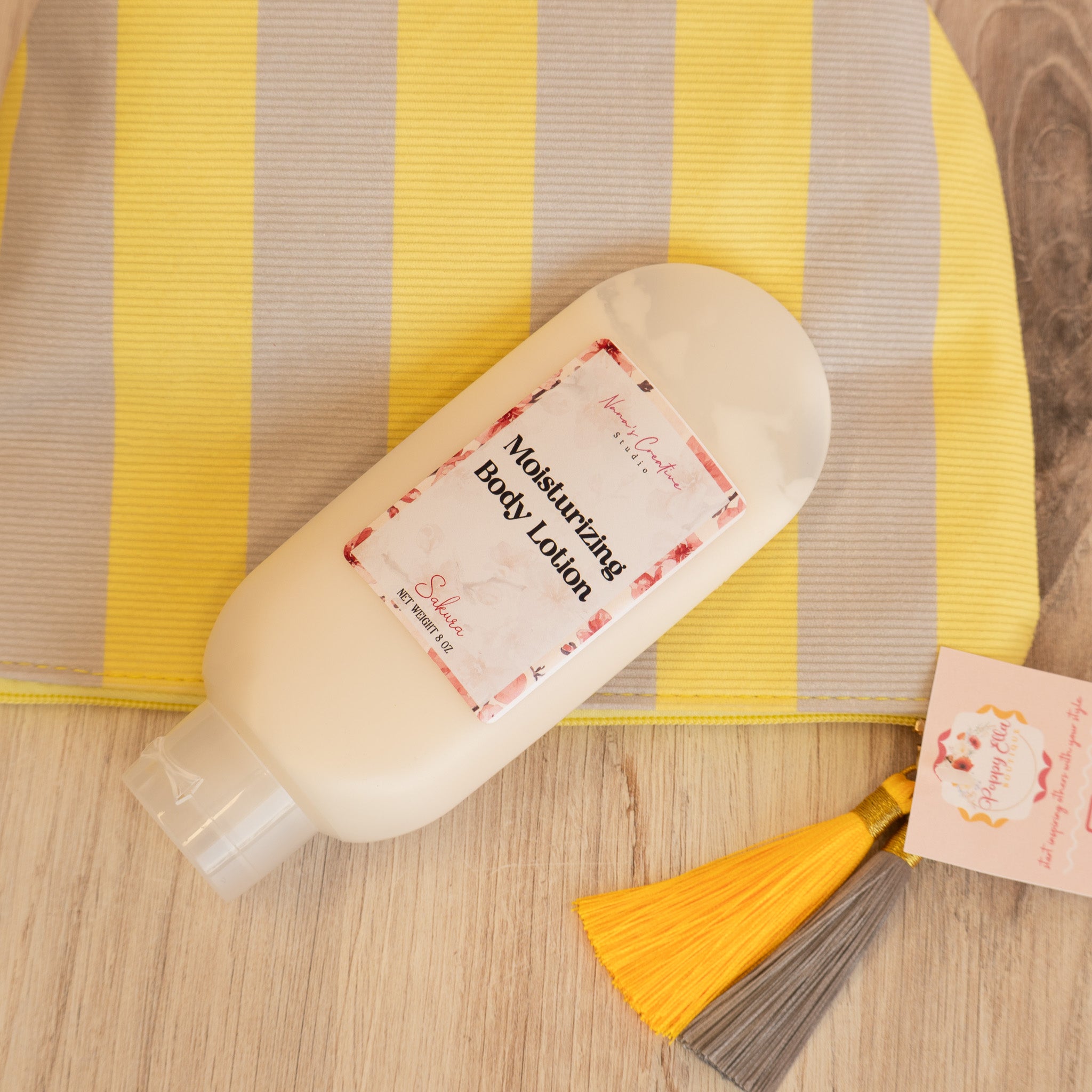 Lightweight Hydrating Body Lotion: Sakura