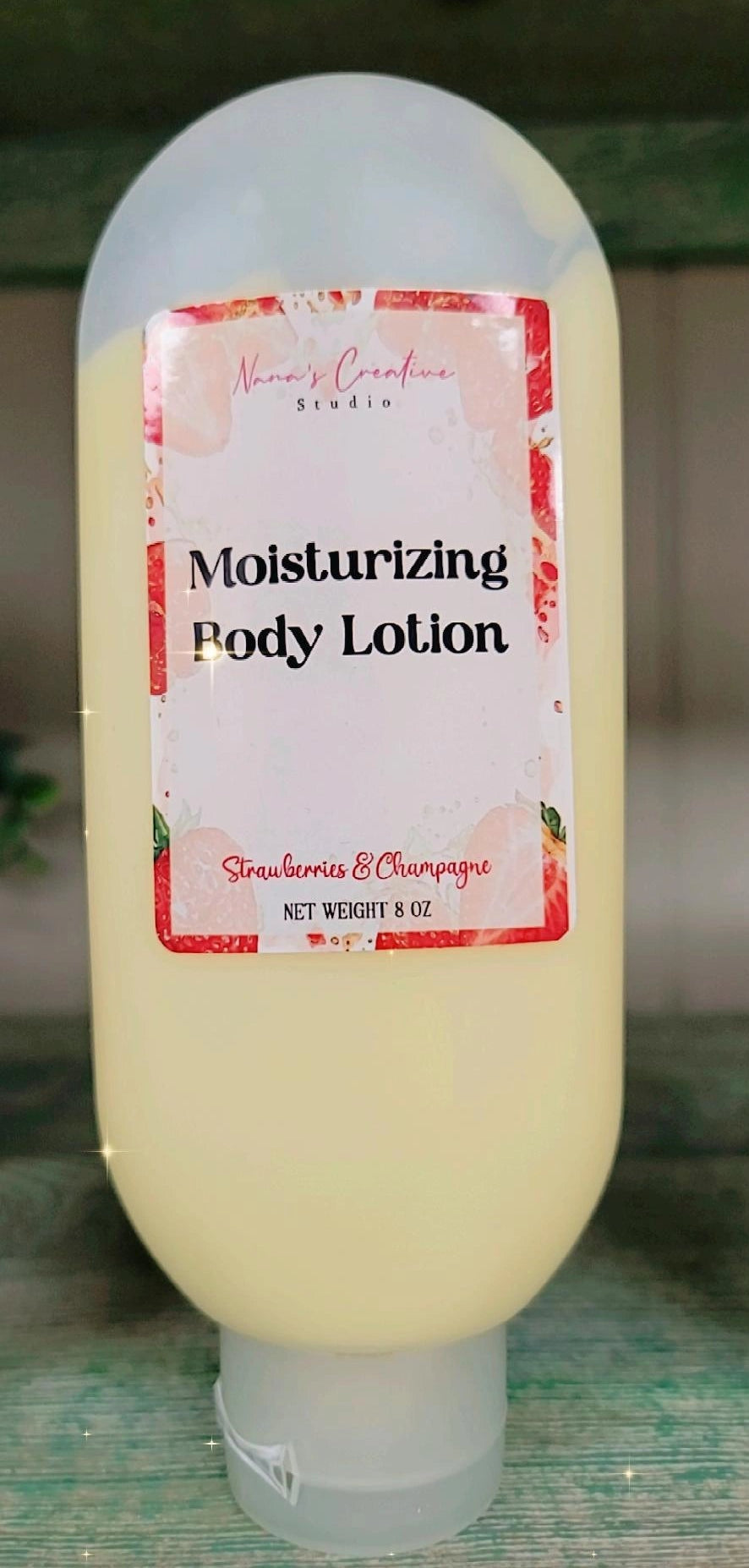 Lightweight Hydrating Body Lotion: Strawberries & Champagne