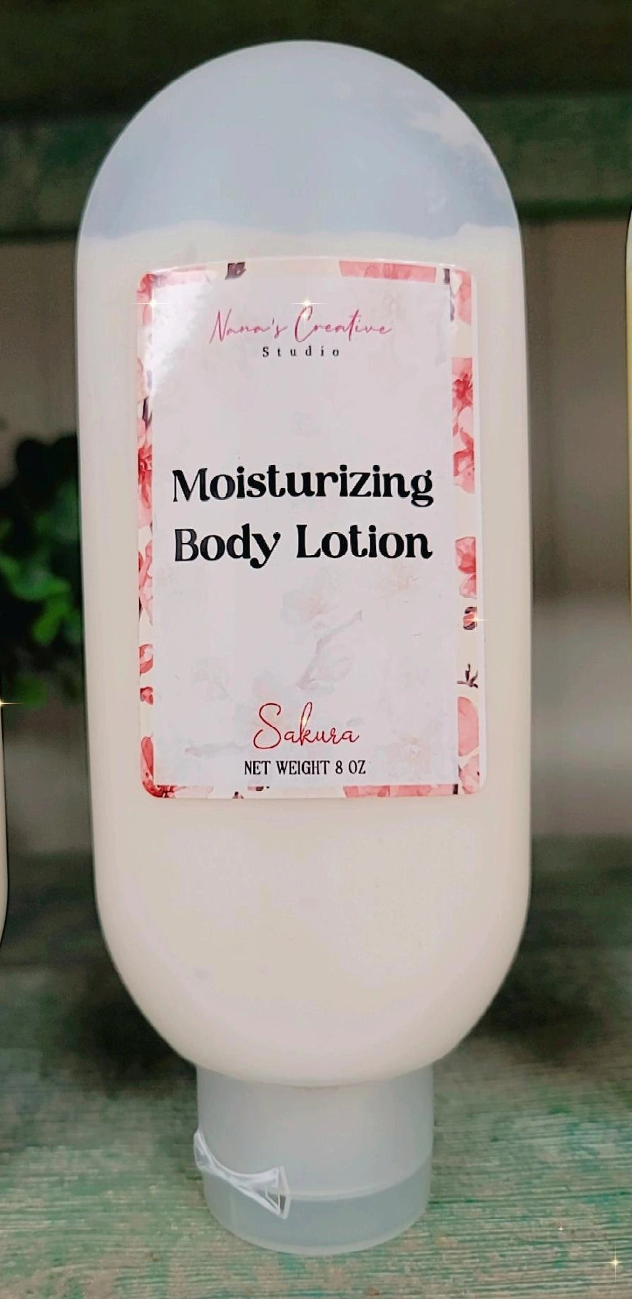 Lightweight Hydrating Body Lotion: Sakura