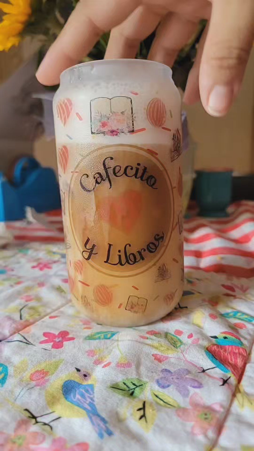 Cafécito y Libros Glass Can